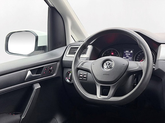 Volkswagen Caddy Maxi 16 of 23