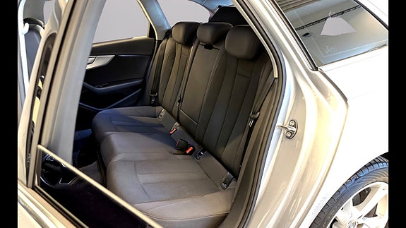 Audi A4 15 of 23