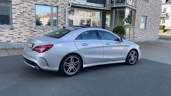 Mercedes-Benz CLA200 3 of 5