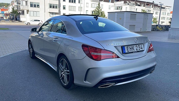 Mercedes-Benz CLA200 2 of 5