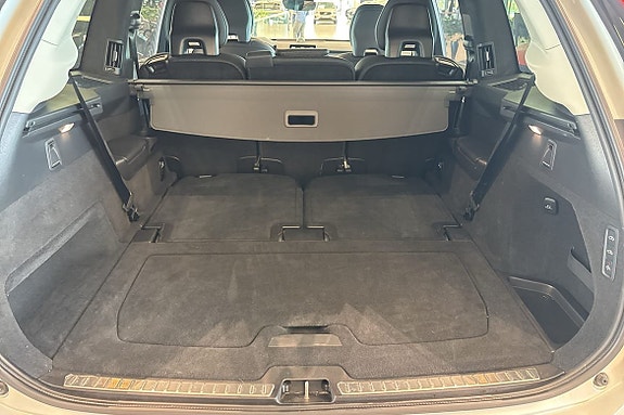 Volvo XC90 12 of 30