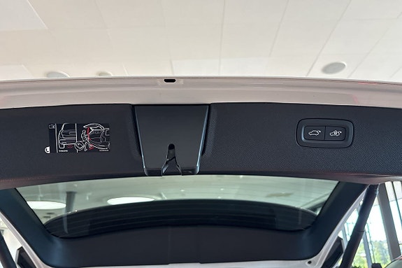 Volvo XC90 26 of 30