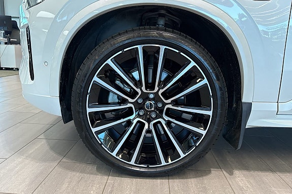Volvo XC90 22 of 30