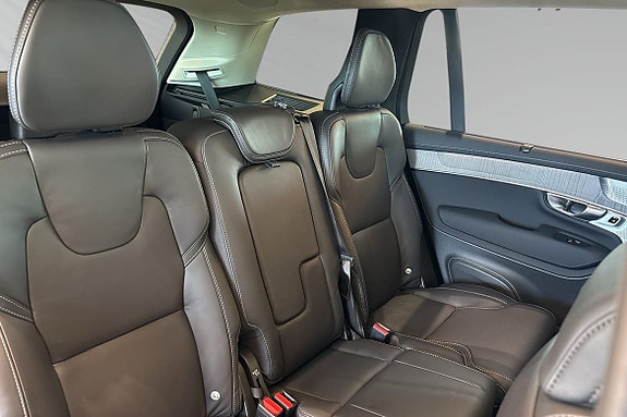 Volvo XC90 9 of 30