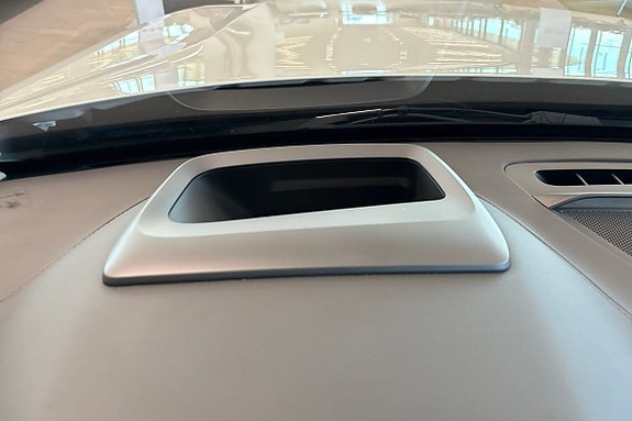 Volvo XC90 14 of 30