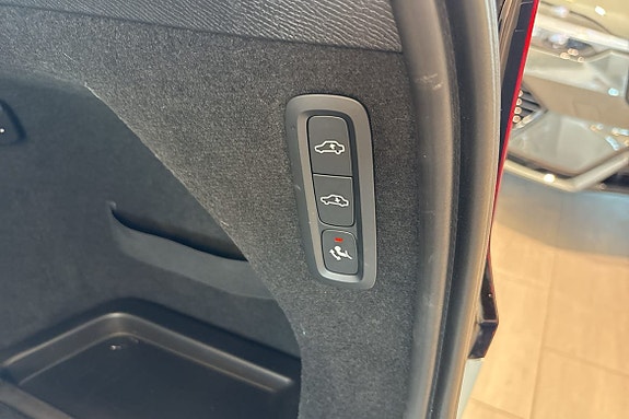 Volvo XC90 19 of 30