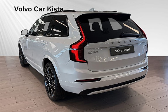 Volvo XC90 5 of 30