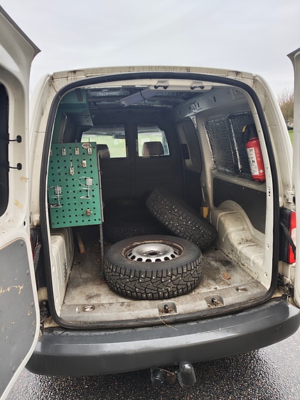 Volkswagen Caddy Maxi 3 of 5