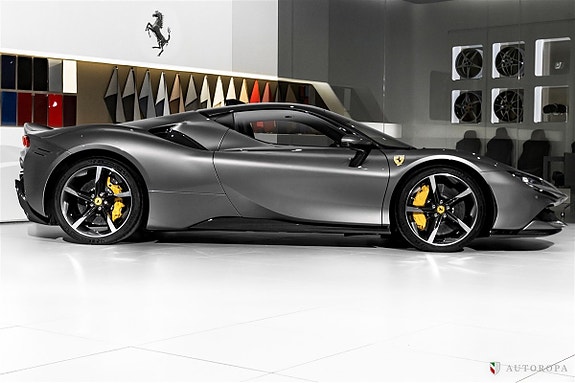 Ferrari SF90 Stradale 3 of 5