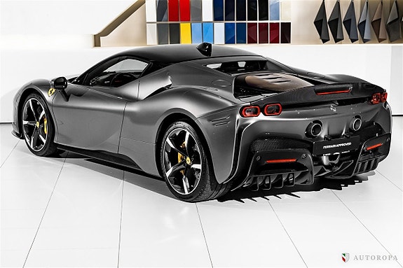 Ferrari SF90 Stradale 4 of 5