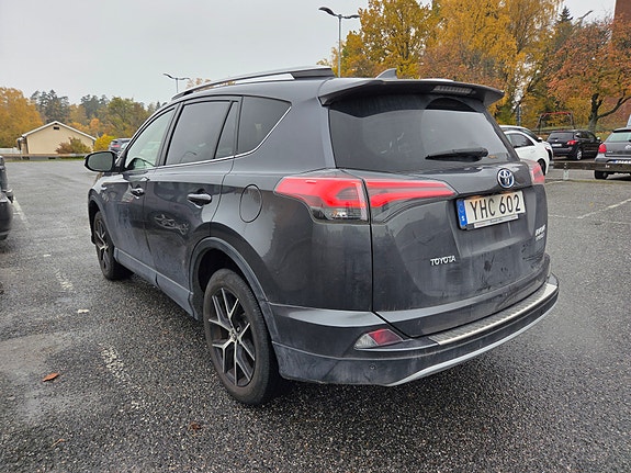 Toyota RAV4 5 of 11