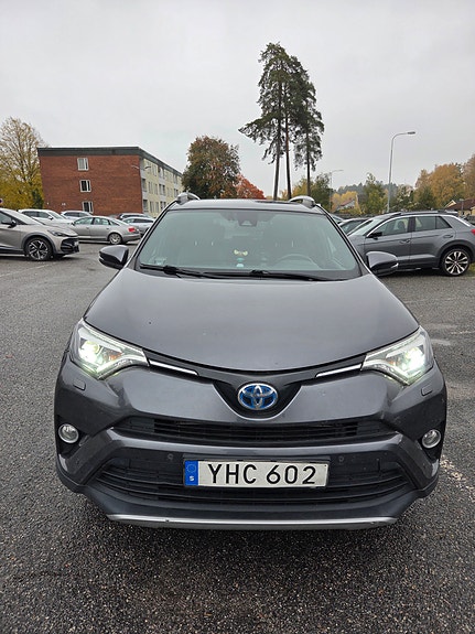 Toyota RAV4 8 of 11