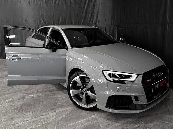 Audi RS3 4 of 5