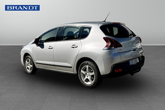 Peugeot 3008 2 of 5