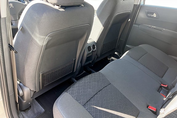 Peugeot 3008 8 of 9