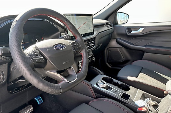 Ford Kuga 10 of 18