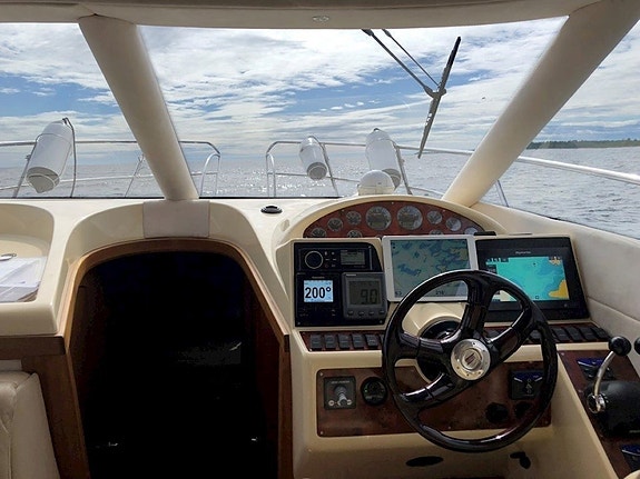 Galeon 330 Fly / 2 x VP D4-225 hk 10 of 30