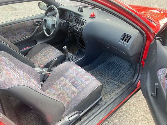 Toyota Corolla 9 of 13
