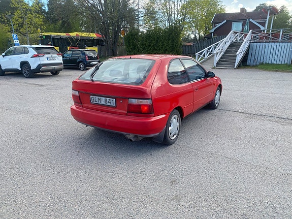 Toyota Corolla 7 of 13