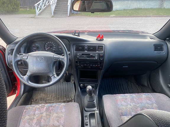 Toyota Corolla 11 of 13