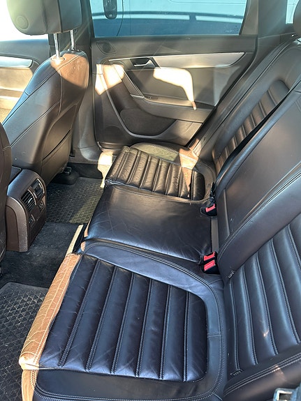 Volkswagen Passat Alltrack 3 of 3