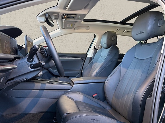 Skoda Superb 2 of 5