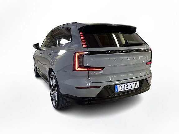 Volvo EX90 3 of 5
