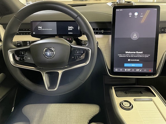 Volvo EX90 11 of 15