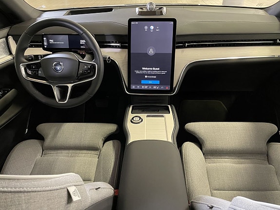 Volvo EX90 12 of 15