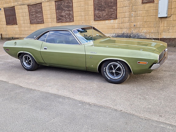 Dodge Challenger 8 of 10