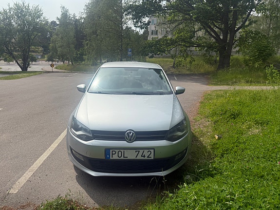 Volkswagen Polo 2 of 5