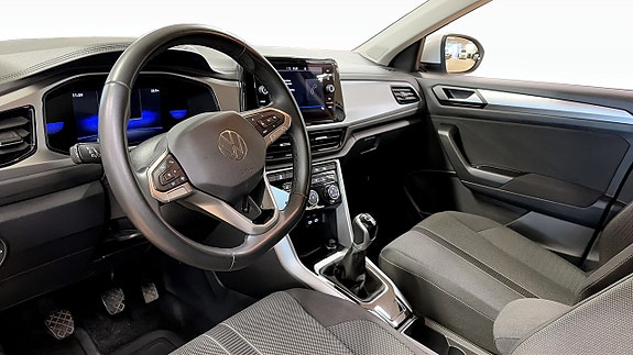 Volkswagen T-Roc 7 of 13
