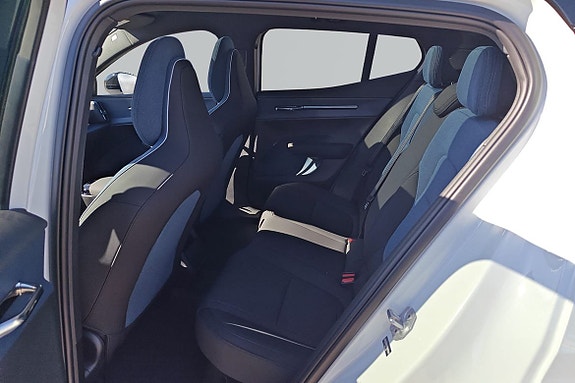Volvo EX30 8 of 21