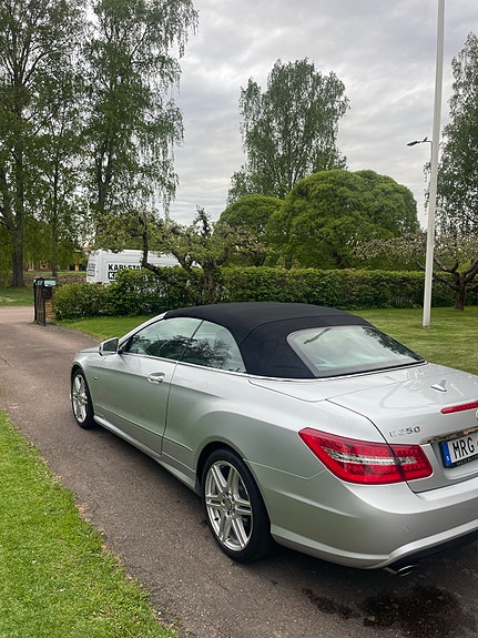 Mercedes-Benz E250 3 of 5