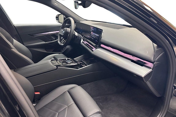 BMW 530e 14 of 17