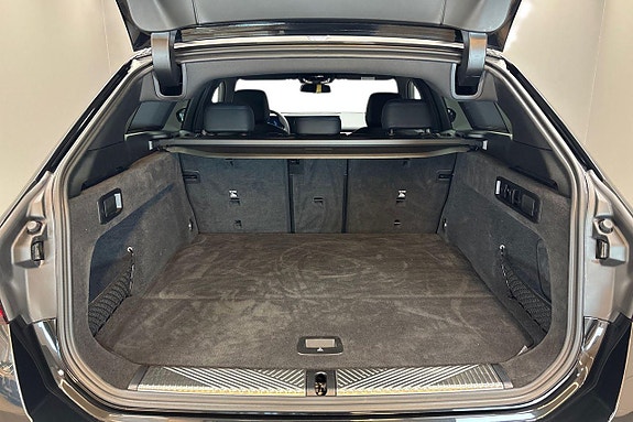 BMW 530e 16 of 17