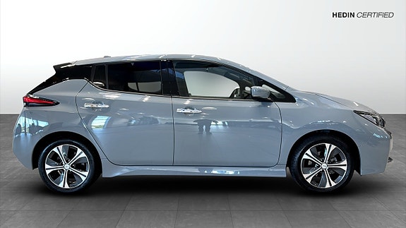 Nissan Leaf 3 of 5