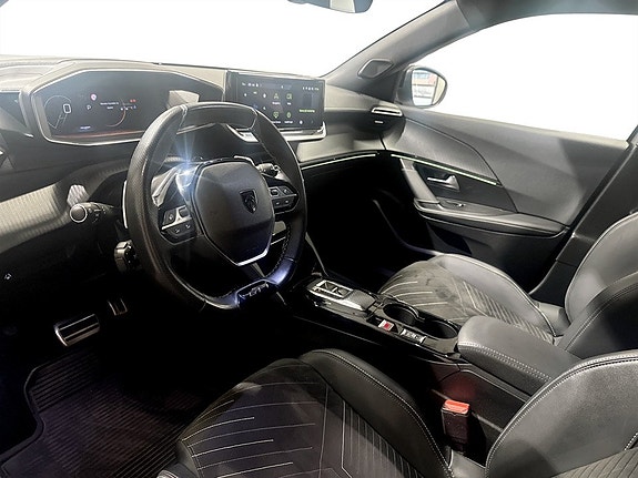 Peugeot 2008 6 of 15