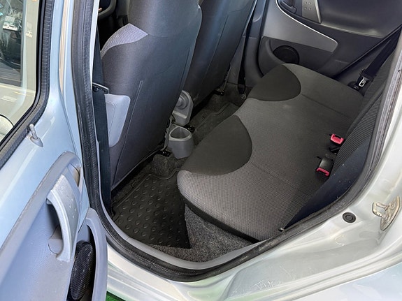 Toyota Aygo 12 of 14