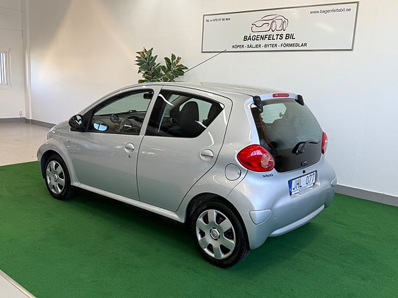 Toyota Aygo 3 of 5