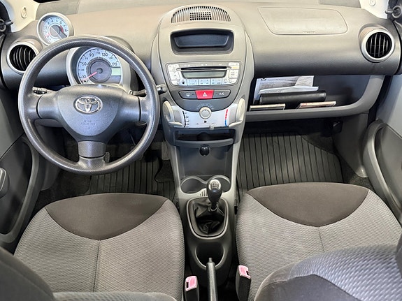 Toyota Aygo 11 of 14
