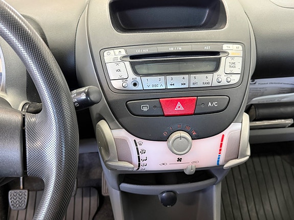 Toyota Aygo 10 of 14