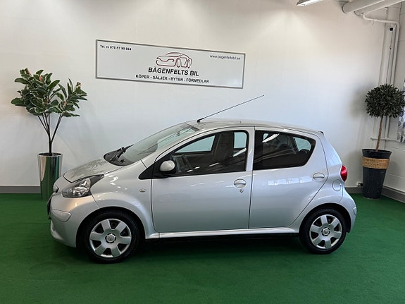 Toyota Aygo 2 of 5