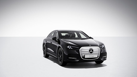 Mercedes-Benz C400 2 of 5