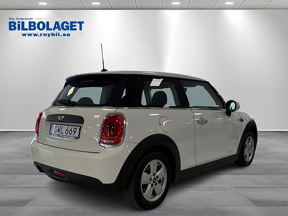 MINI One 3 of 5