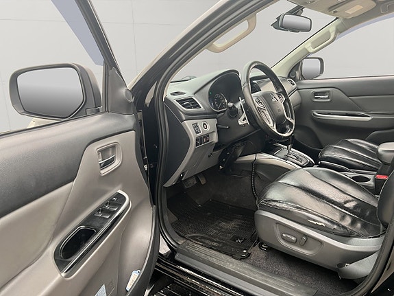 Mitsubishi L200 14 of 30