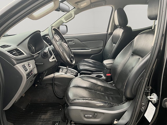 Mitsubishi L200 15 of 30