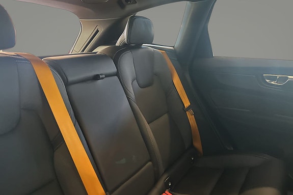 Volvo XC60 10 of 13