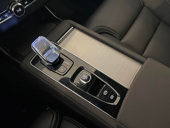 Volvo XC90 24 of 27