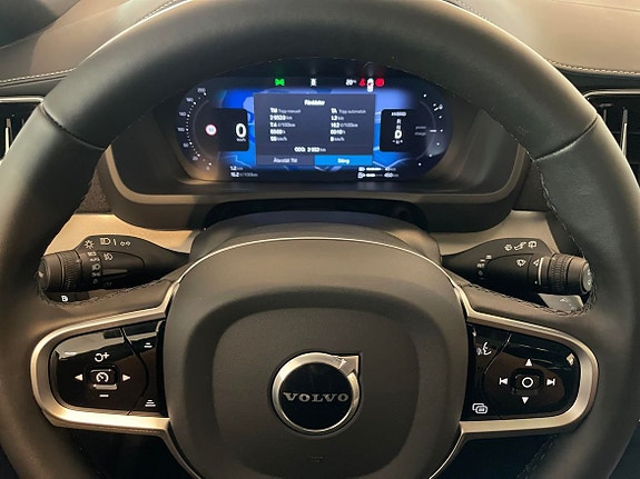 Volvo XC90 7 of 27